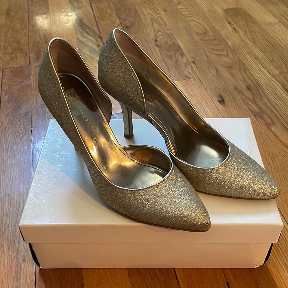 Anne Klein Gold Glitter Heels